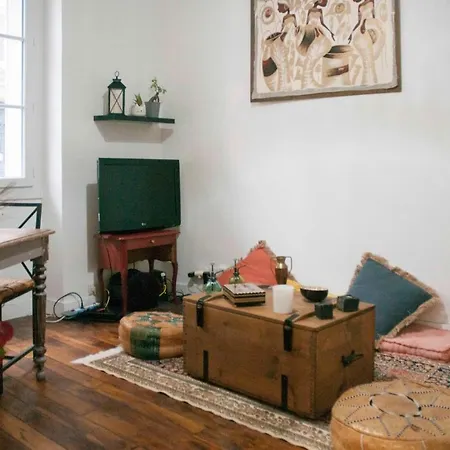 Charming Flat In The Heart Of Appartamento Parigi
